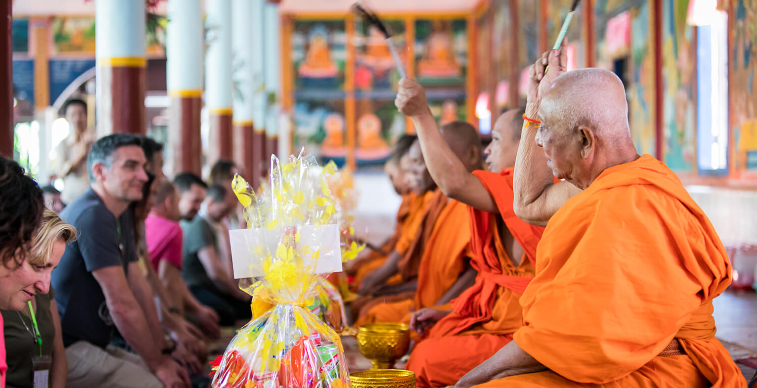 Rencontre de moine thailandais